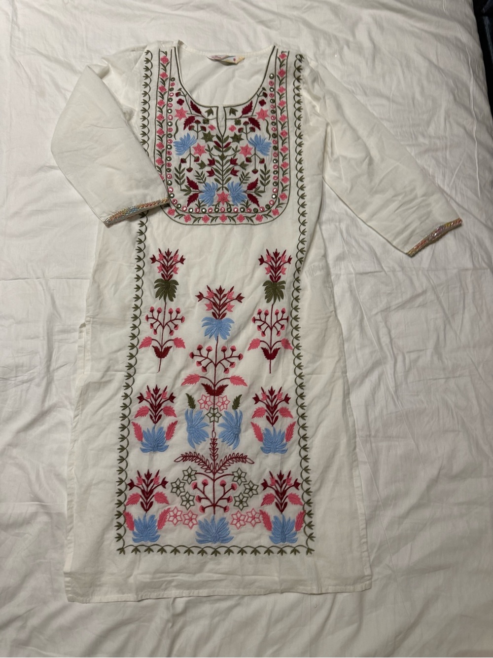 White Embroidered Kurta with Pink & Blue Floral Motif